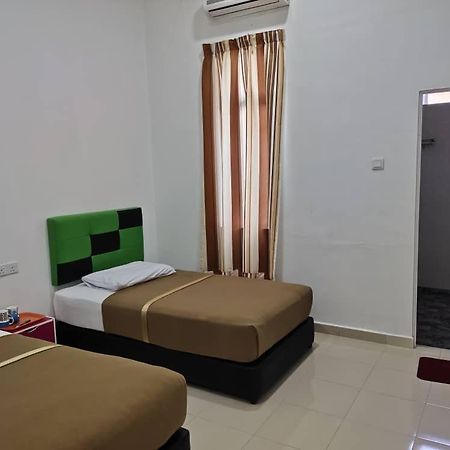 Dlayaran Villa Guest House Kuala Rompin Esterno foto
