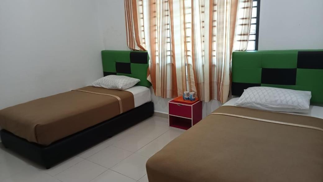 Dlayaran Villa Guest House Kuala Rompin Esterno foto