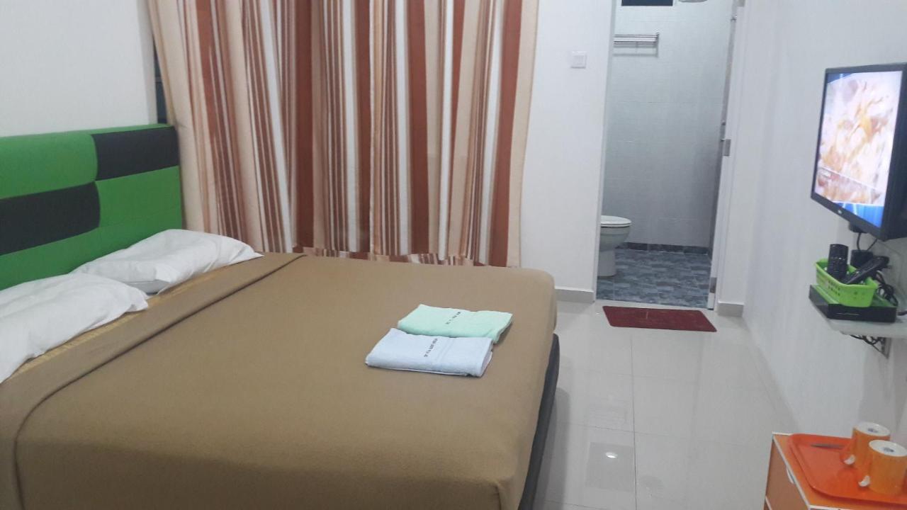 Dlayaran Villa Guest House Kuala Rompin Esterno foto
