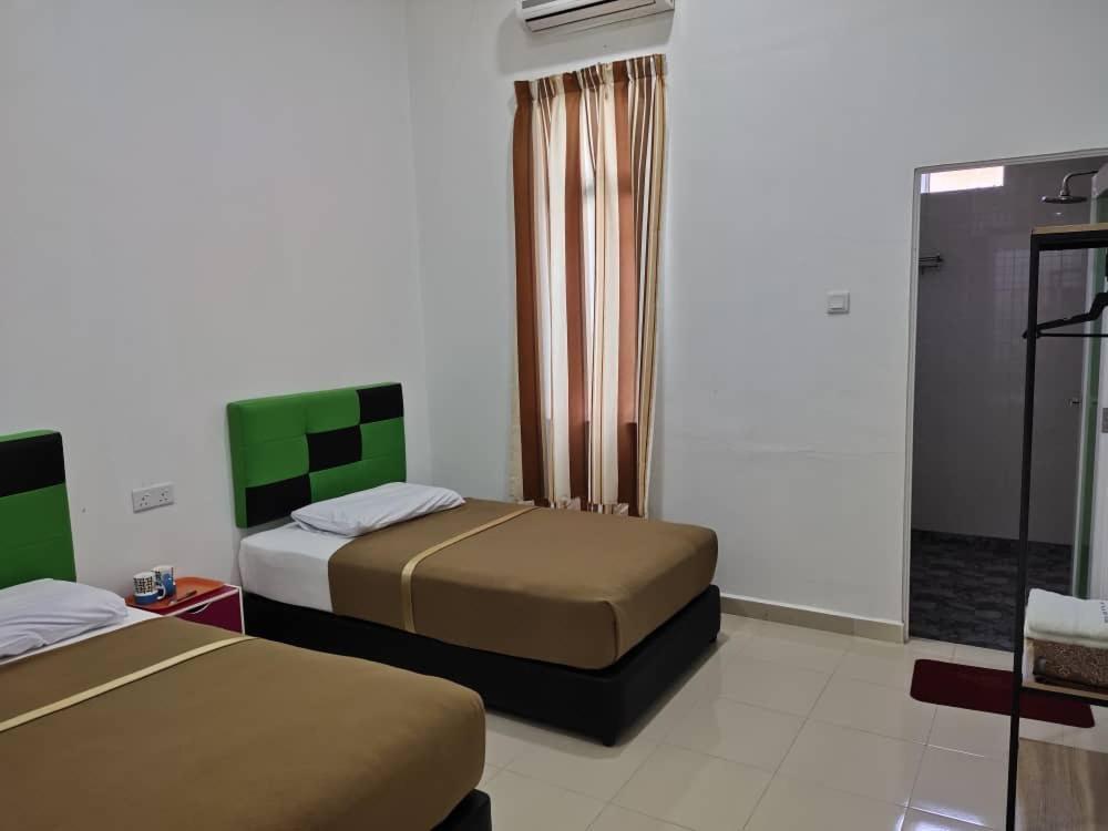 Dlayaran Villa Guest House Kuala Rompin Esterno foto